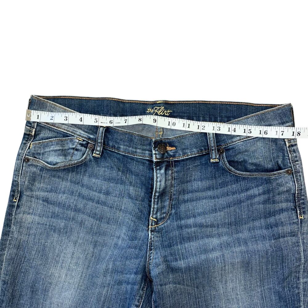 Old Navy The Flirt Straight Leg Jeans Women’s 14 Short Preppy Casual Normcore - Picture 9 of 9